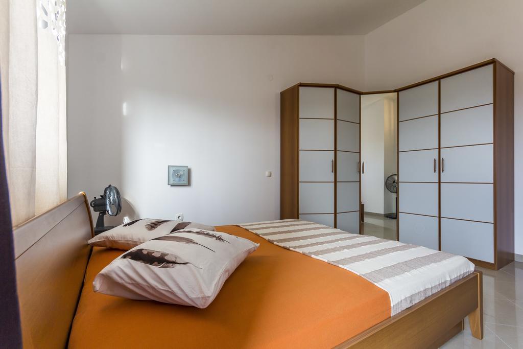 Apartments Gloria Ližnjan Extérieur photo