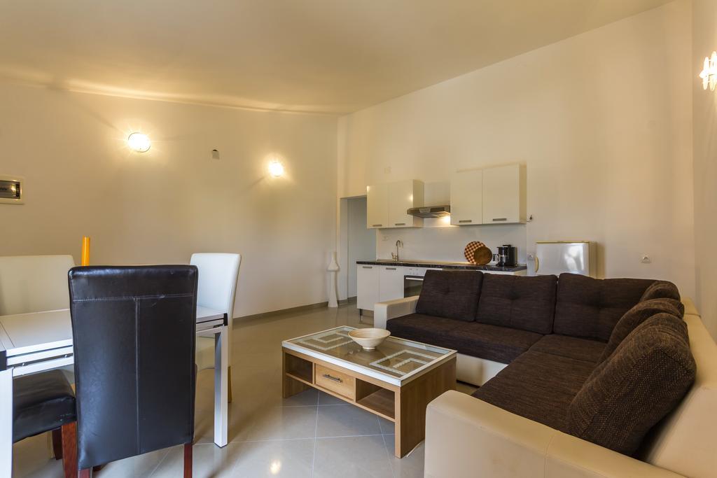 Apartments Gloria Ližnjan Extérieur photo