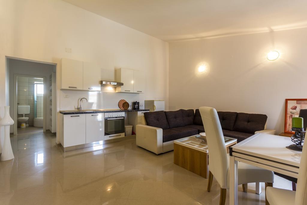 Apartments Gloria Ližnjan Extérieur photo