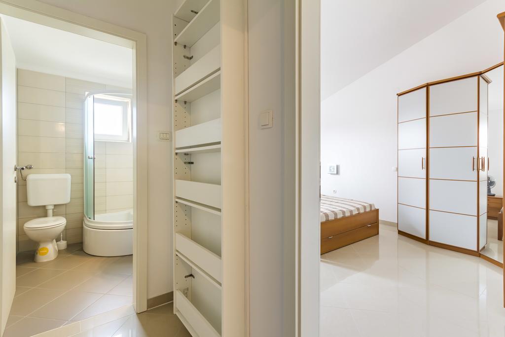 Apartments Gloria Ližnjan Extérieur photo