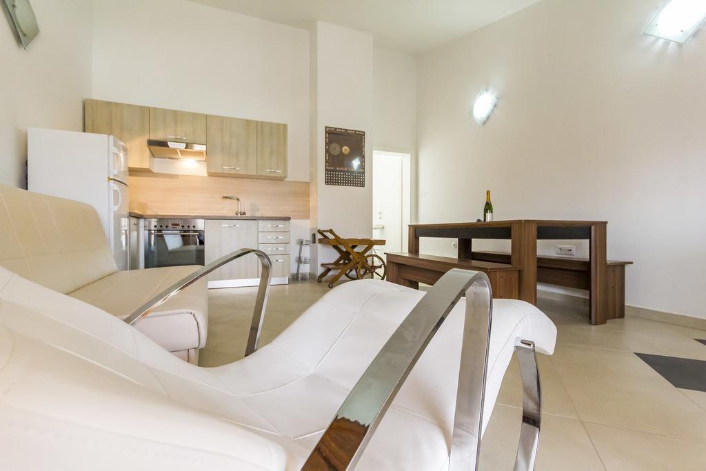 Apartments Gloria Ližnjan Extérieur photo