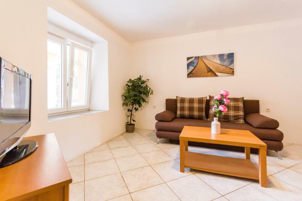Apartments Gloria Ližnjan Extérieur photo