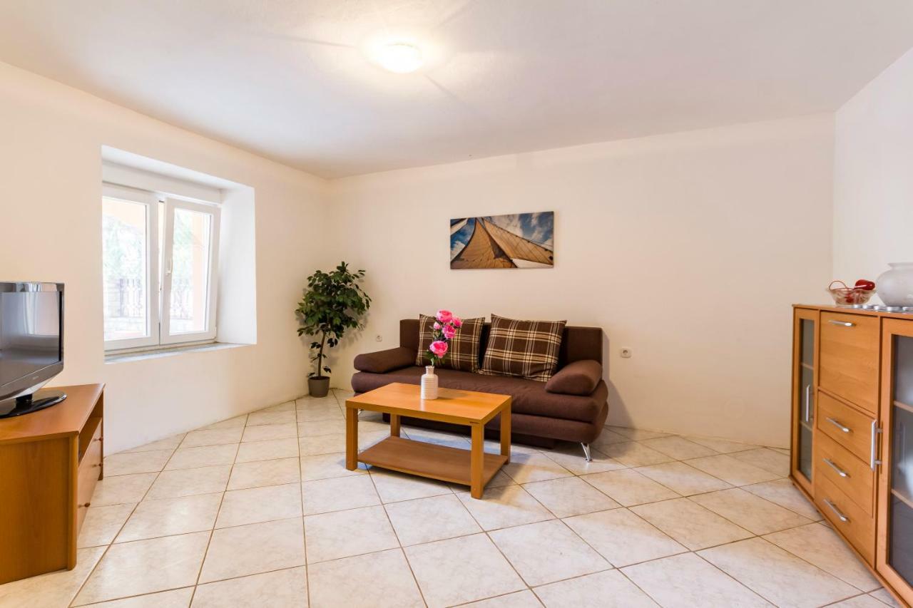 Apartments Gloria Ližnjan Extérieur photo