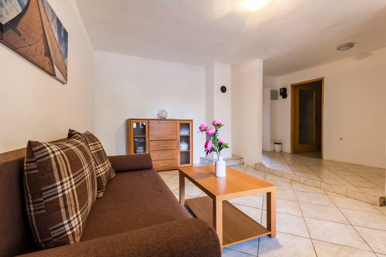 Apartments Gloria Ližnjan Extérieur photo
